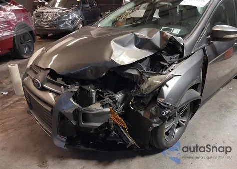 2014 Ford Focus Se z USA, uszkodzony, nr VIN 1FADP3K27EL215531